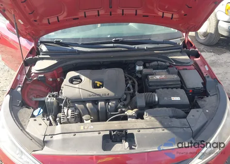 2019 Hyundai Elantra Se from USA, damaged, VIN KMHD74LF6KU777777